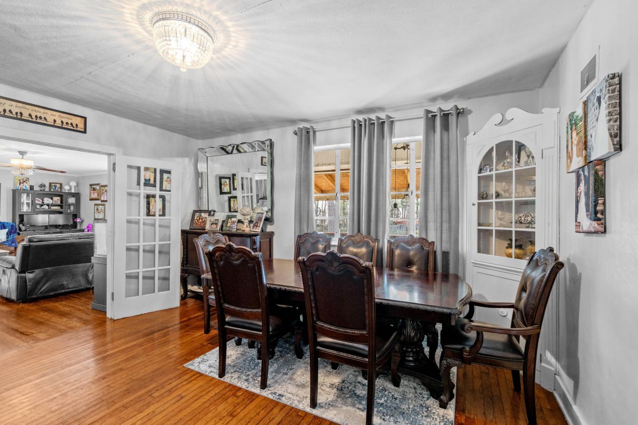 22 Flowers Street Photo 13