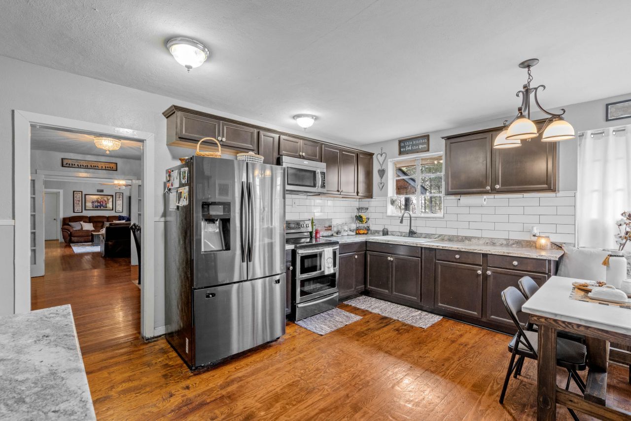 22 Flowers Street Photo 14