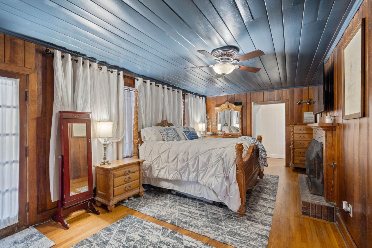 22 Flowers Street Photo 19