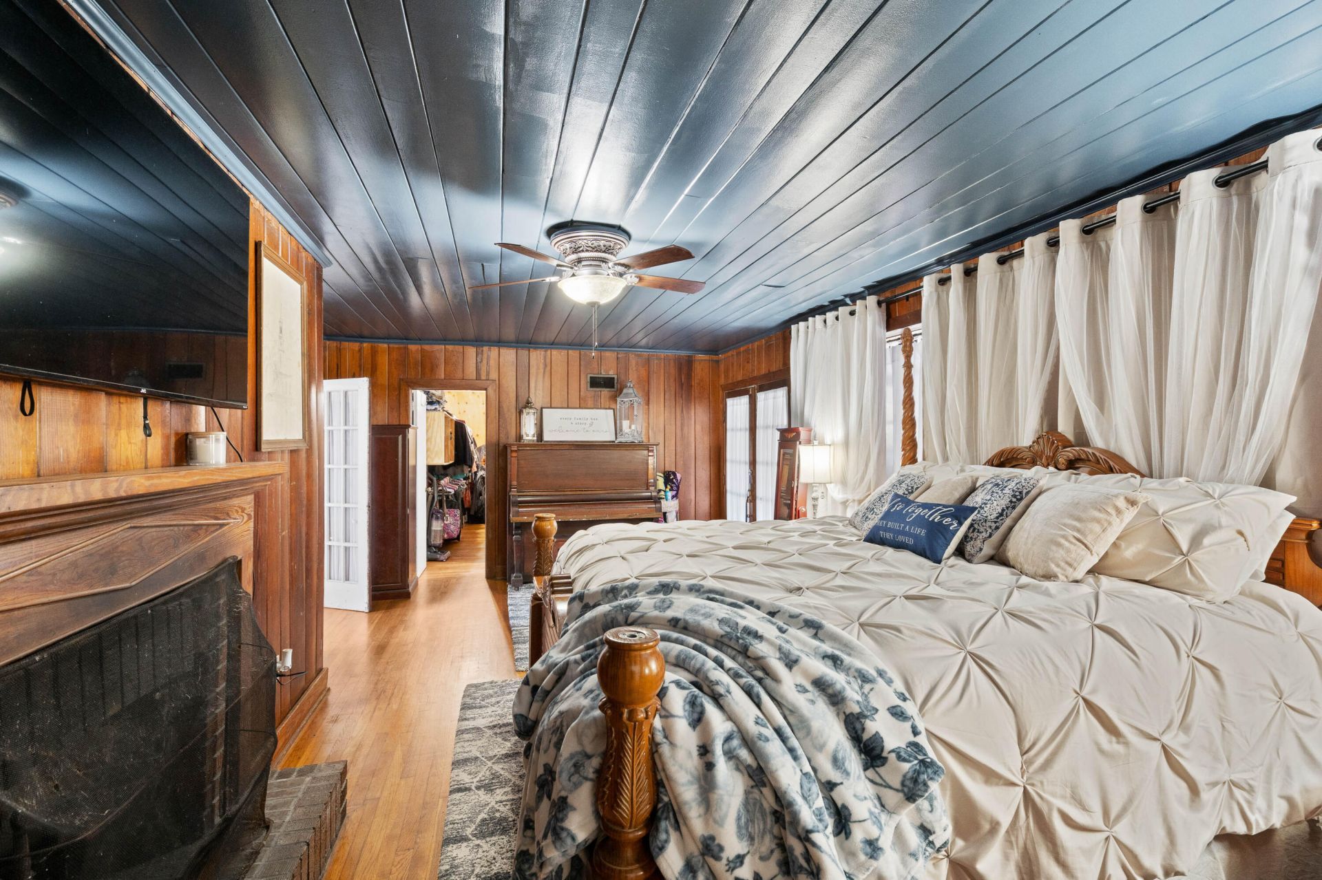 22 Flowers Street Photo 24