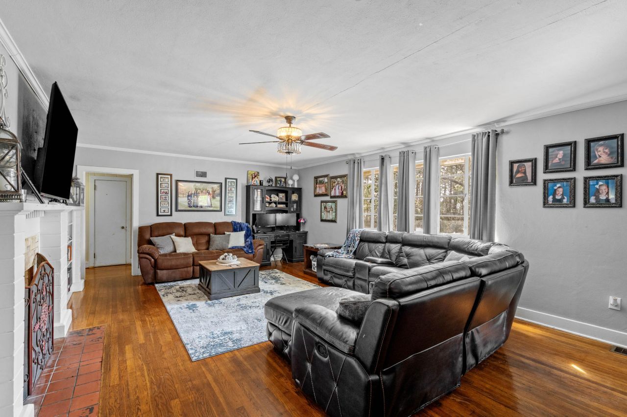 22 Flowers Street Photo 8