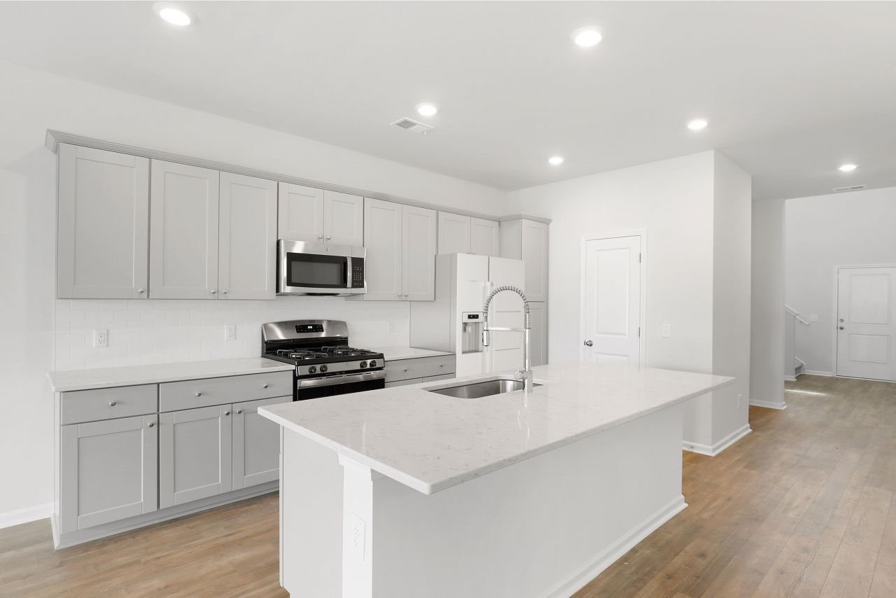 1037 Patagonia Street Photo 6