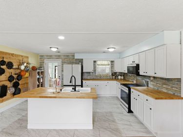 10494 Battlefield Memorial Highway, Berea, KY 40403