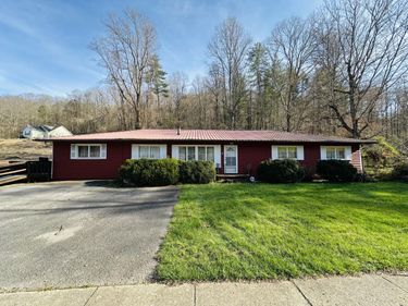 212 Town Branch Road, Manchester, KY 40962