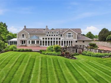 590 Versailles Drive, Centerville, OH 45459