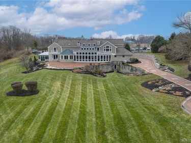 590 Versailles Drive, Centerville, OH 45459