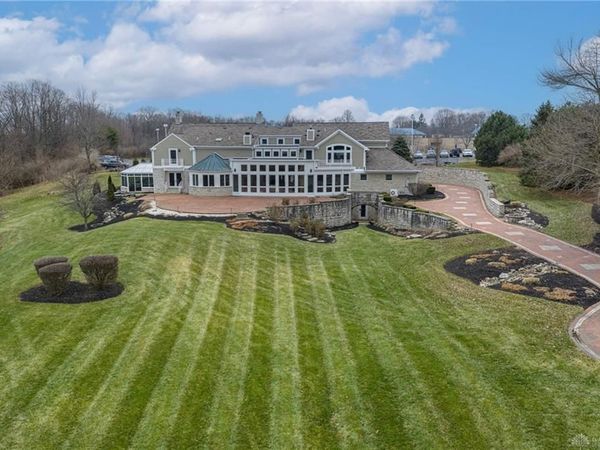 590 Versailles Drive, Centerville, OH 45459