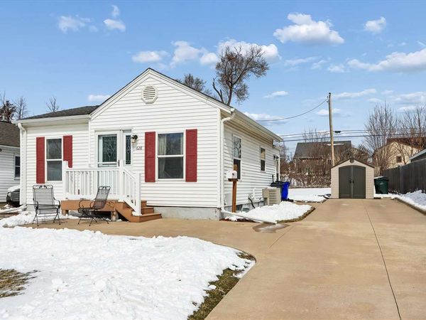 628 36th ST NE, Cedar Rapids, IA 52402