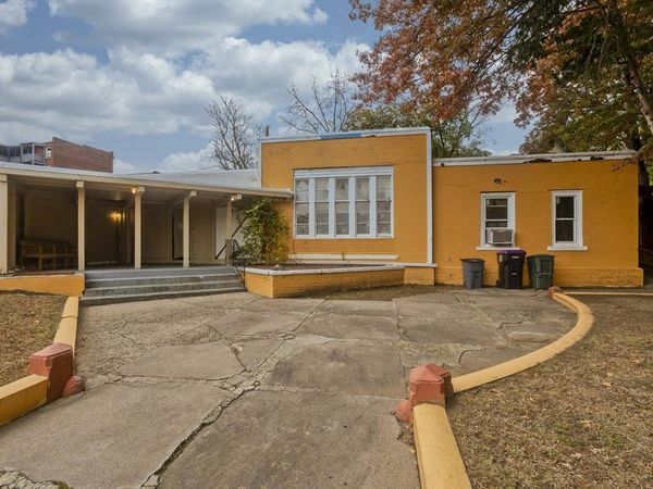 193 Elm, Holyoke, MA 01040