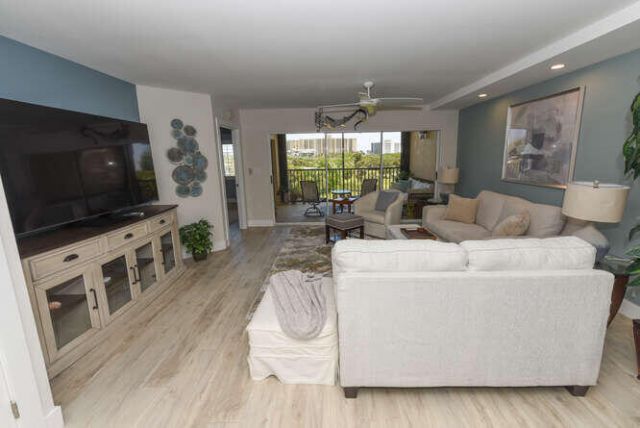 275 Palm Avenue, Unit C406, Jupiter, FL 33477 Photo