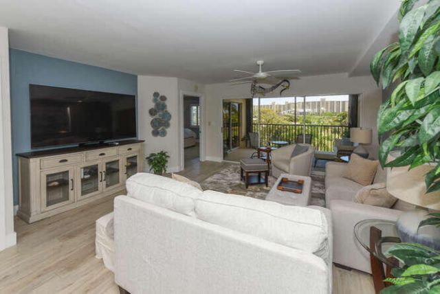 275 Palm Avenue, Unit C406, Jupiter, FL 33477 Photo