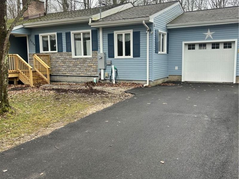 2394 Janice Drive, Southington, OH 44470 Photo 4