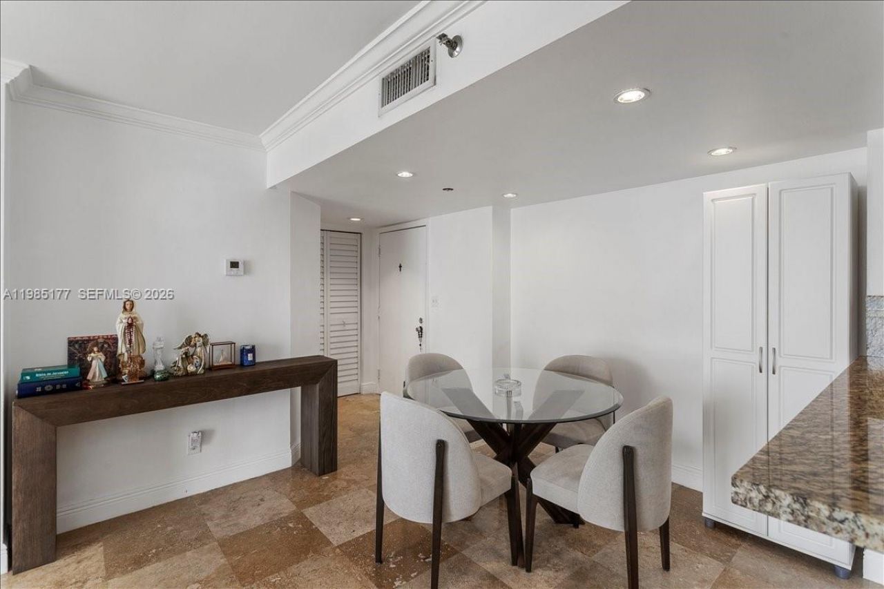 770 Claughton Island Dr , Unit 1614, Miami, FL 33131 Photo