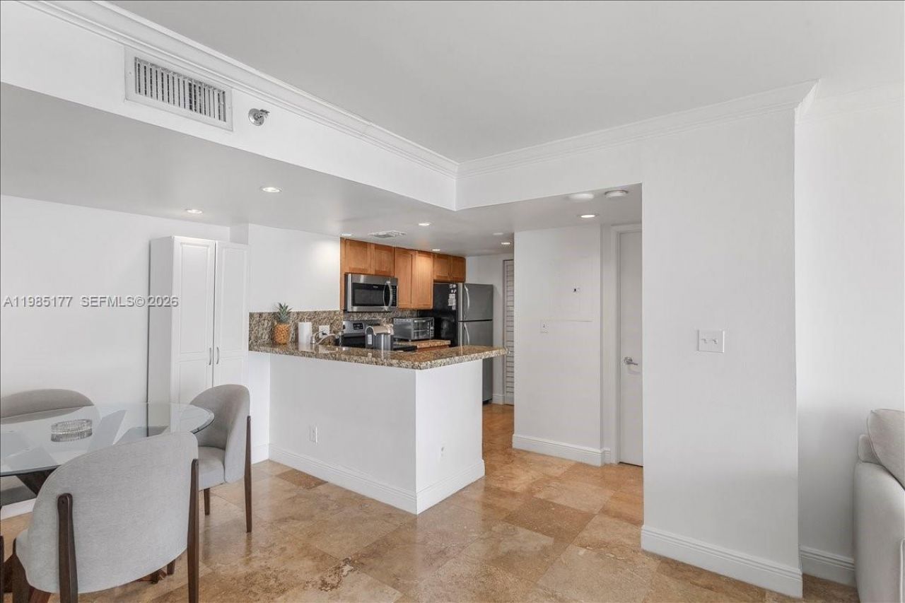 770 Claughton Island Dr , Unit 1614, Miami, FL 33131 Photo