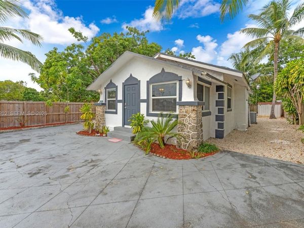 1621 NW 55th St , Miami, FL 33142