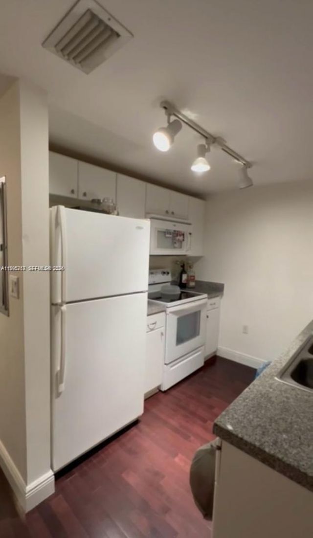 2740 SW 28th Ter , Unit 503, Miami, FL 33133 Photo