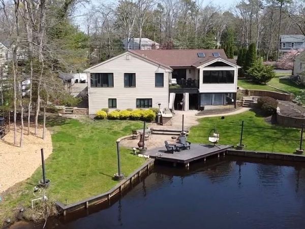 6 BROOKSIDE DRIVE, MEDFORD, NJ 08055