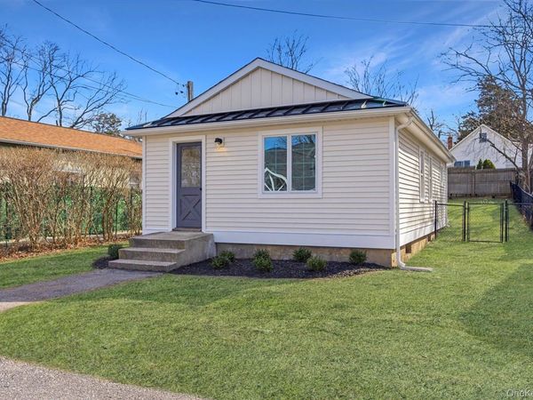 27 Vine Road , Rocky Point, NY 11778