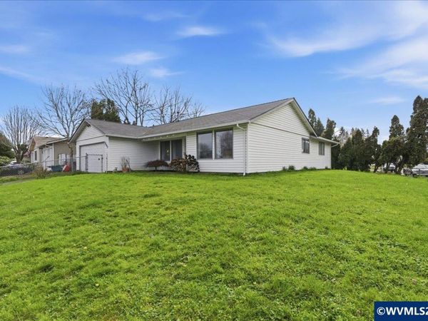 990 Hazel St, Aumsville, OR 97325