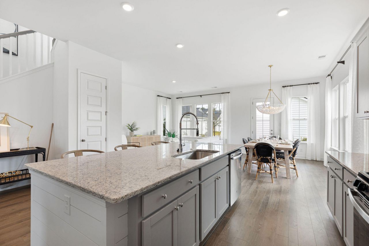 984 Scotch Bonnet Way Photo 9