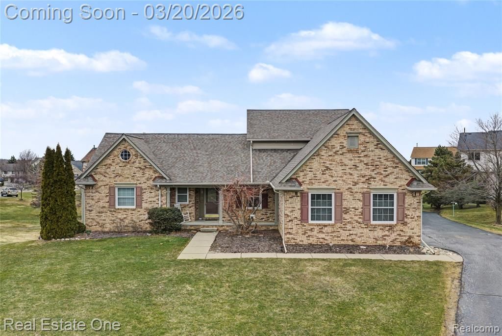 2070 W View Court, Orion Township, MI 48360 Main Photo