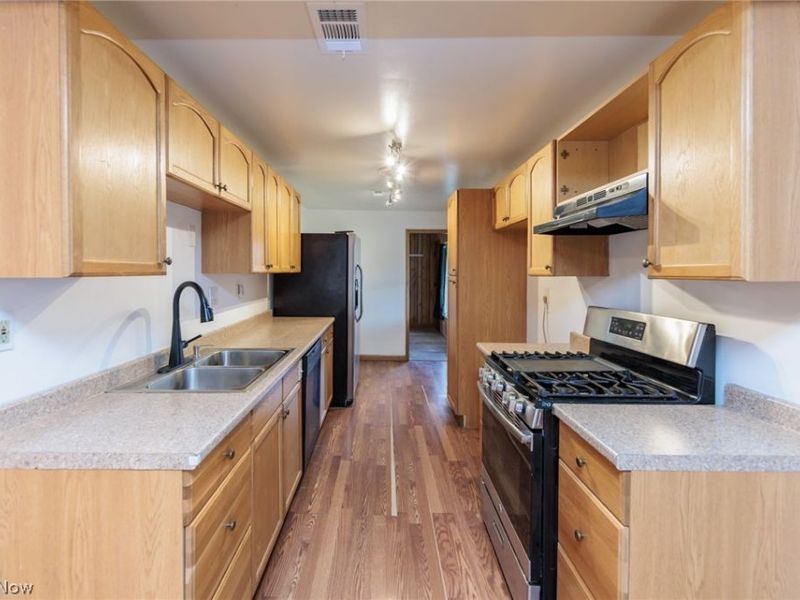 12286 Eaton Boulevard, Grafton, OH 44044 Photo 17