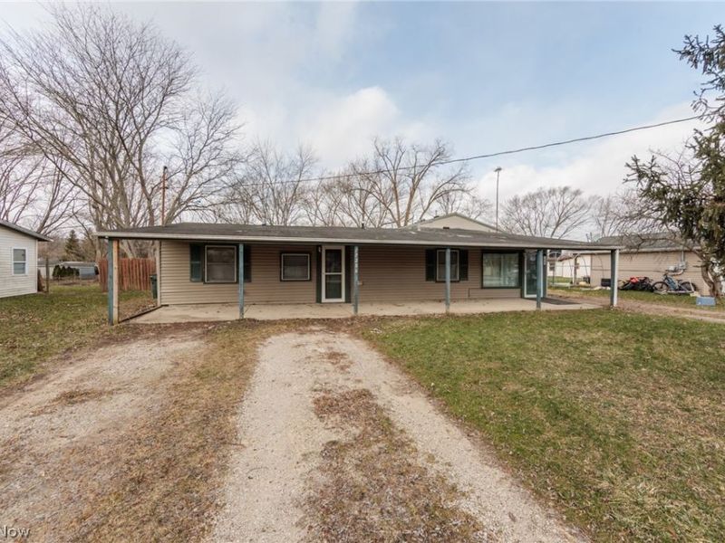 12286 Eaton Boulevard, Grafton, OH 44044 Photo 2