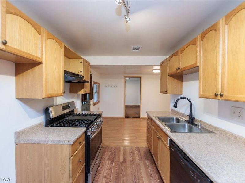 12286 Eaton Boulevard, Grafton, OH 44044 Photo 21