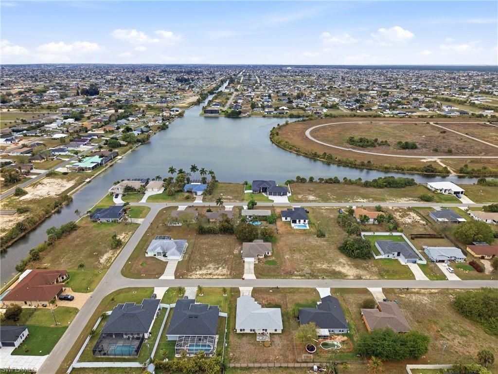2009 NE 13th Pl, Cape Coral, FL 33909 Photo