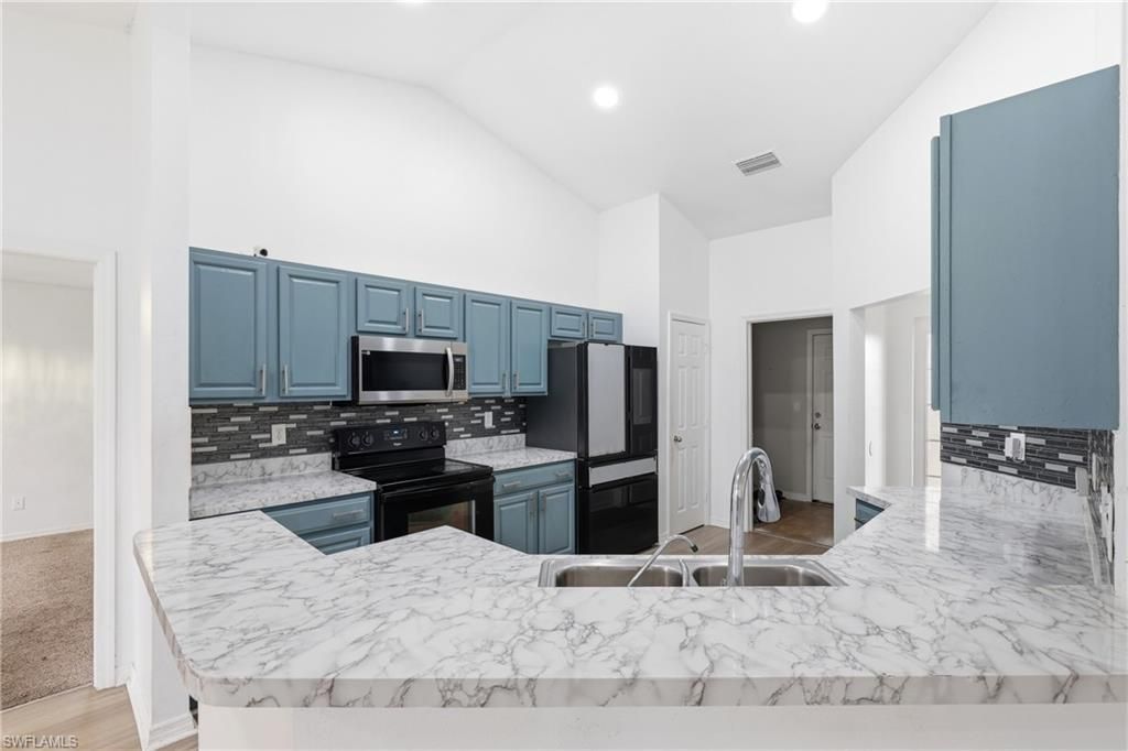 2009 NE 13th Pl, Cape Coral, FL 33909 Photo