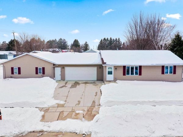 4510 Menasha AVENUE, Manitowoc, WI 54220