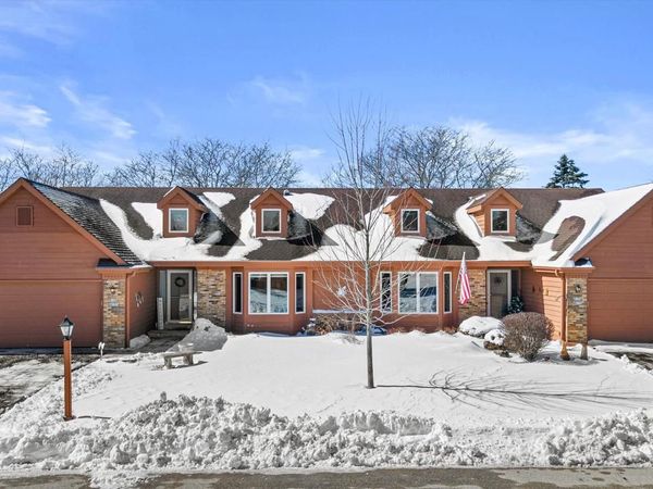 W179N9773 Riversbend CIRCLE W, Germantown, WI 53022