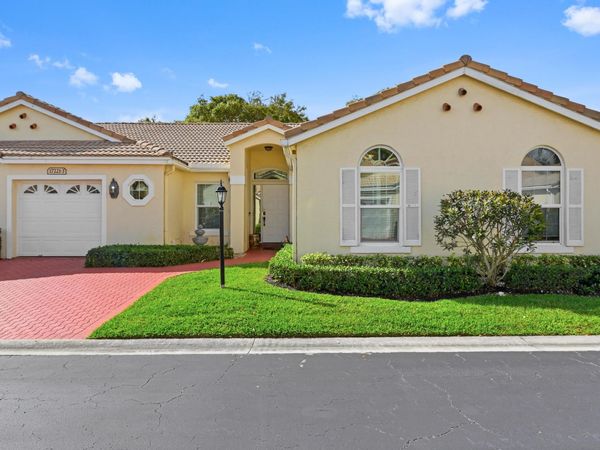 17221 Boca Club Boulevard, Unit 3, Boca Raton, FL 33487