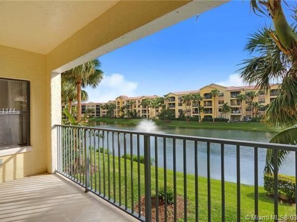 100 Uno Lago Drive, Unit 205, Juno Beach, FL 33408