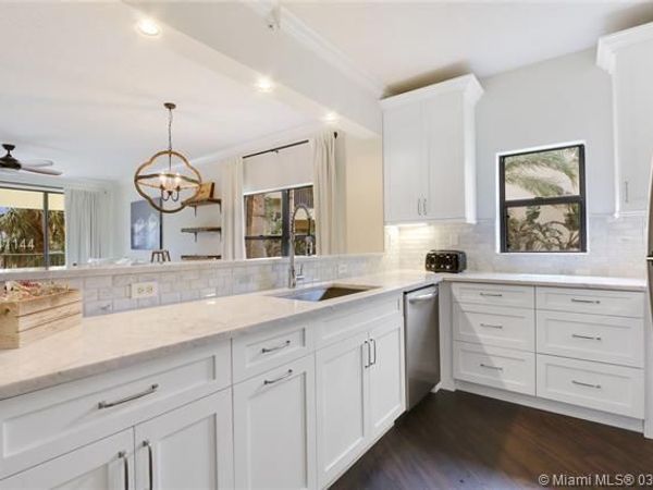 100 Uno Lago Drive, Unit 205, Juno Beach, FL 33408