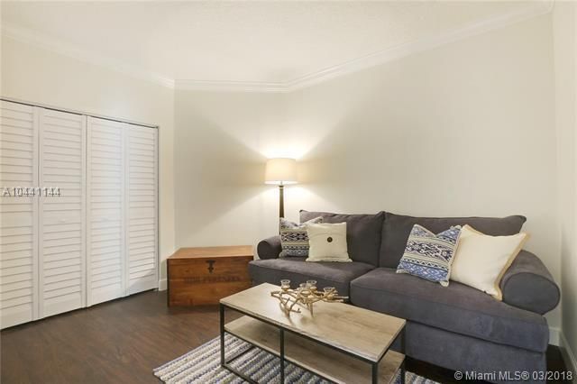 100 Uno Lago Drive, Unit 205, Juno Beach, FL 33408 Photo
