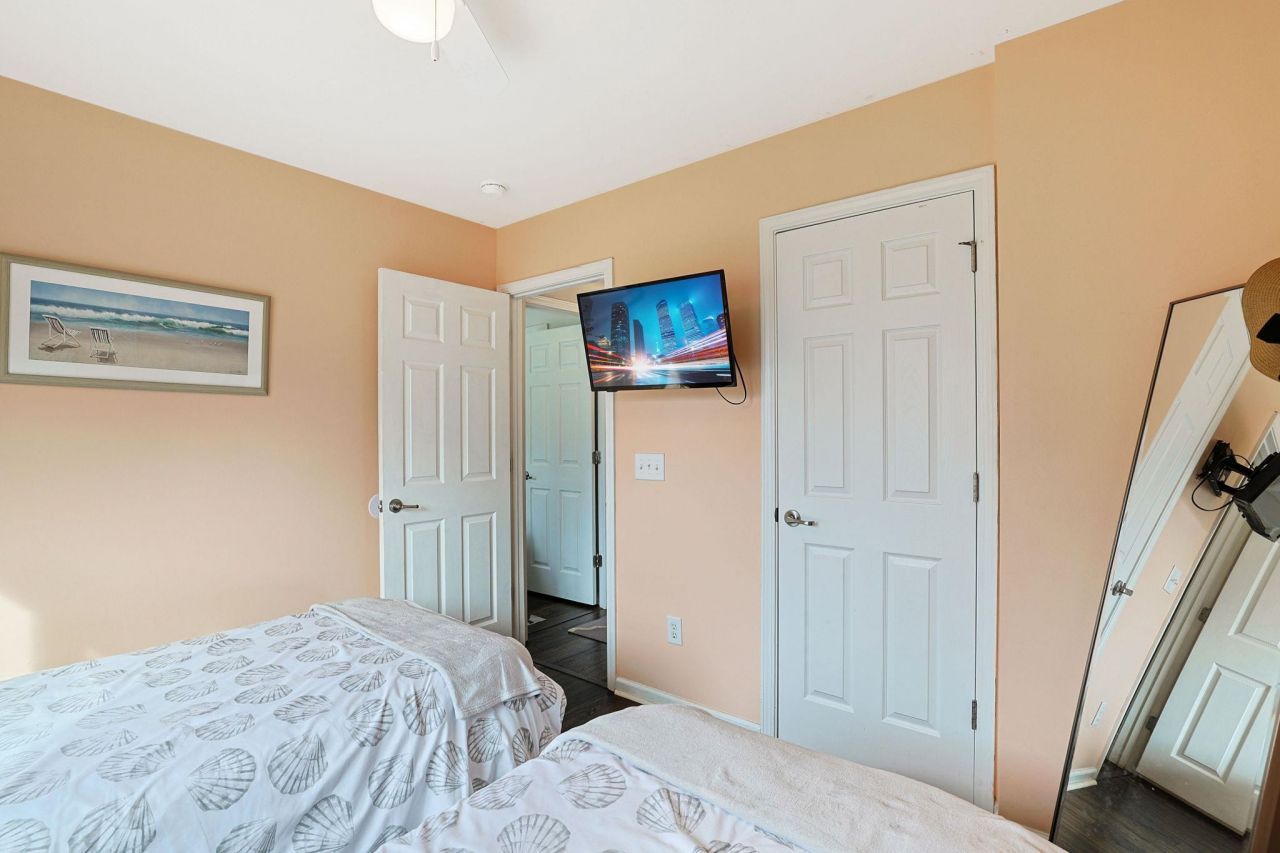 2149 Buxton Dr. Photo 17