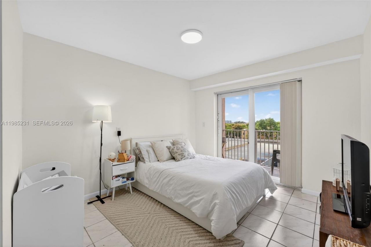 199 SW 12th Ave, Unit 502B, Miami, FL 33130 Photo