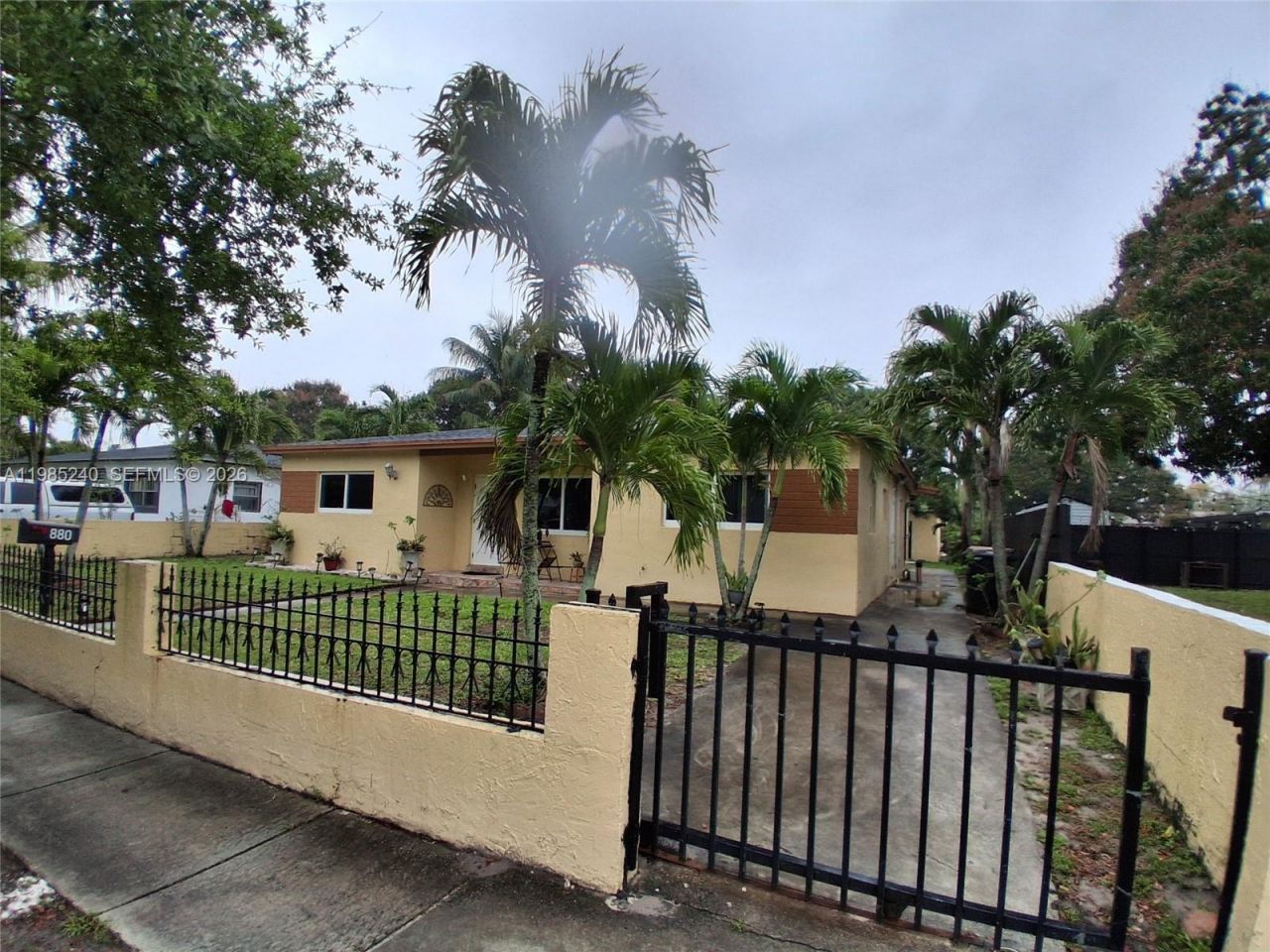880 NW 129th St , North Miami, FL 33168 Photo