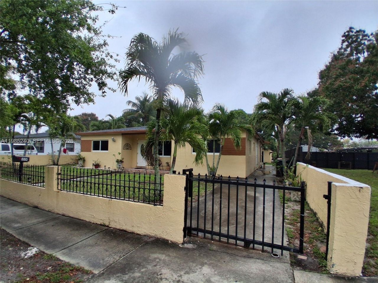 880 NW 129th St , North Miami, FL 33168 Photo