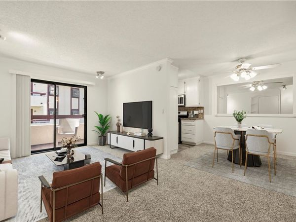 18193 Sundowner Way, Unit 815, Canyon Country, CA 91387