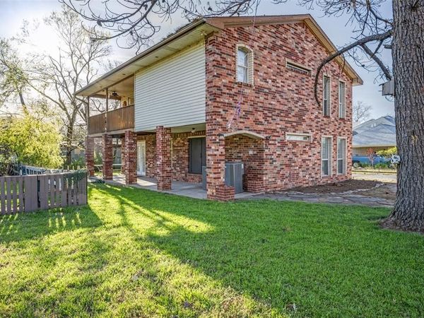 812 Driftwood Drive, Shady Shores, TX 76208