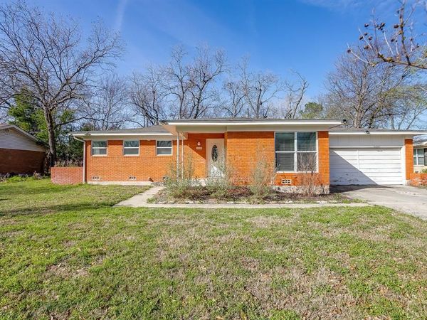 2020 Crestridge Street, Stephenville, TX 76401