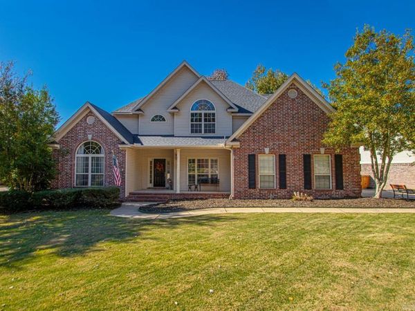 2815 Mossy Creek Drive, Little Rock, AR 72211