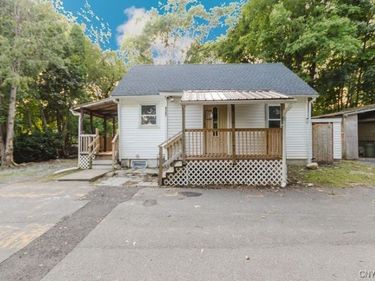 18 Hillside Place, Highland, NY 12528