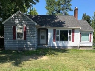 7 River Street, Morrisonville, NY 12962