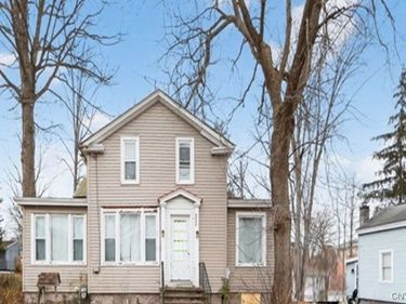 2732 Green Street , Weedsport, NY 13166