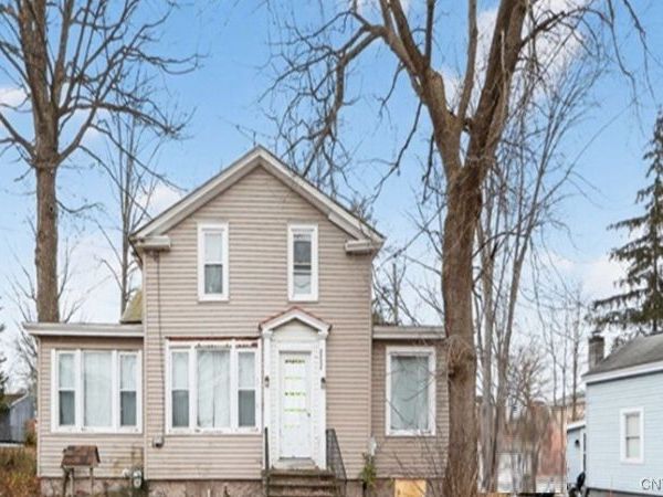 2732 Green Street , Weedsport, NY 13166