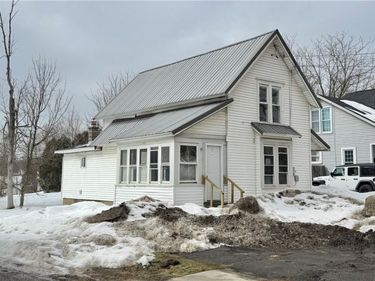 377 Main Street, Phoenix, NY 13135