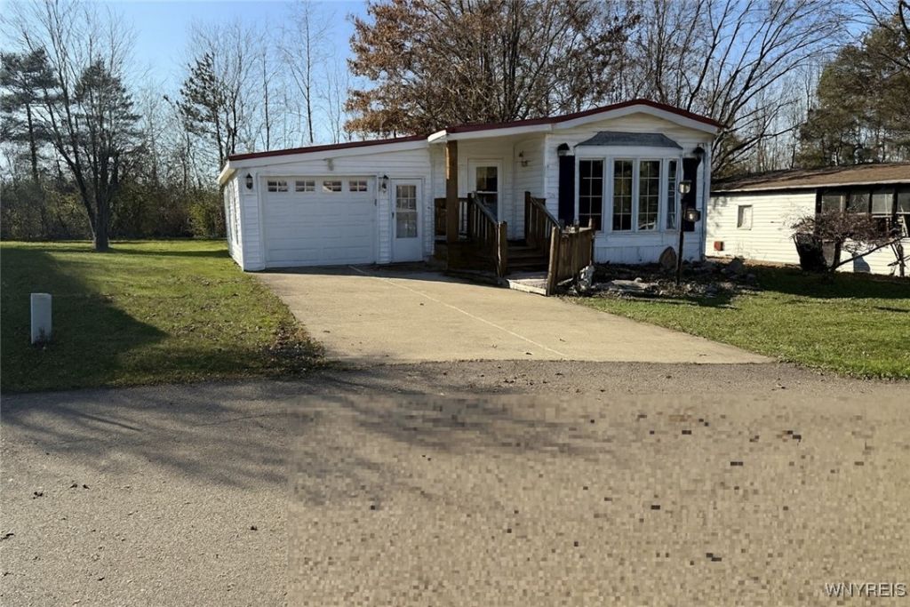 16 West Canyon, Hamburg, NY 14075 Main Photo